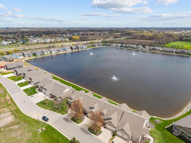 1355 PRAIRIE LAKE CIRCLE, Neenah, WI 54956