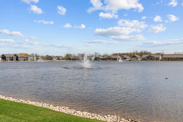 1355 PRAIRIE LAKE CIRCLE, Neenah, WI 54956