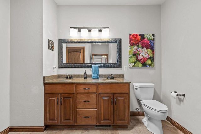 1355 PRAIRIE LAKE CIRCLE, Neenah, WI 54956
