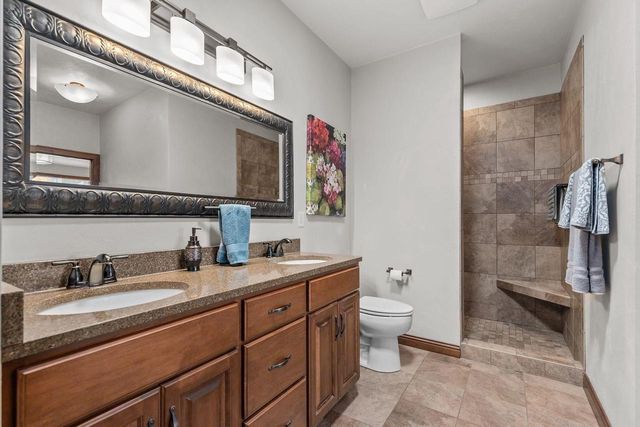 1355 PRAIRIE LAKE CIRCLE, Neenah, WI 54956