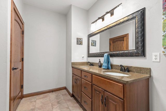 1355 PRAIRIE LAKE CIRCLE, Neenah, WI 54956