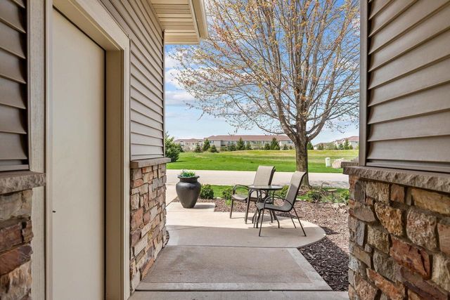 1355 PRAIRIE LAKE CIRCLE, Neenah, WI 54956