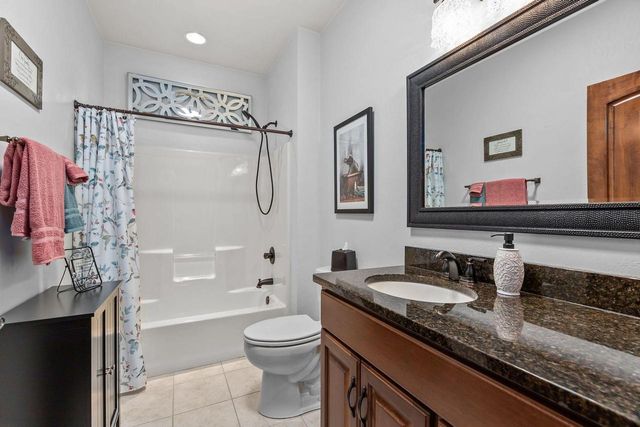 1355 PRAIRIE LAKE CIRCLE, Neenah, WI 54956