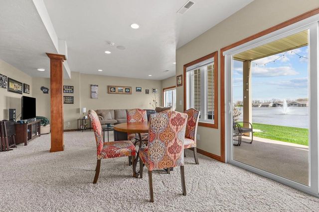 1355 PRAIRIE LAKE CIRCLE, Neenah, WI 54956