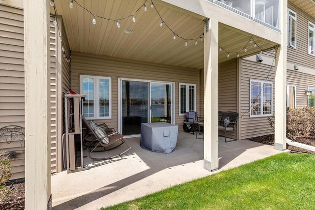 1355 PRAIRIE LAKE CIRCLE, Neenah, WI 54956