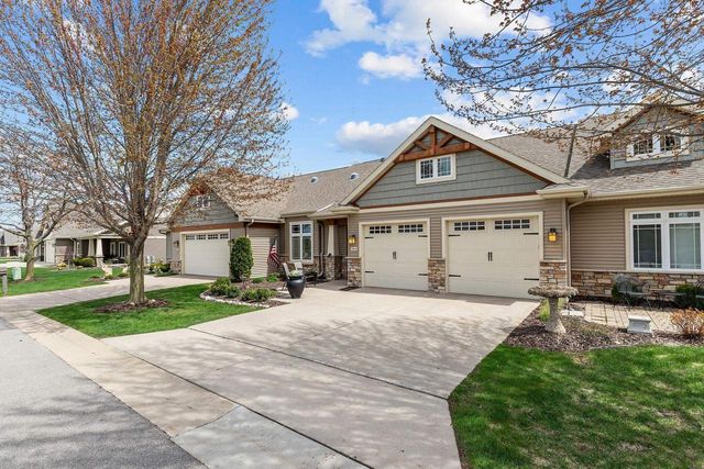 1355 PRAIRIE LAKE CIRCLE, Neenah, WI 54956