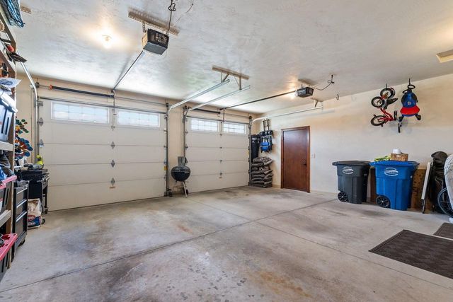 1355 PRAIRIE LAKE CIRCLE, Neenah, WI 54956