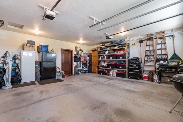 1355 PRAIRIE LAKE CIRCLE, Neenah, WI 54956
