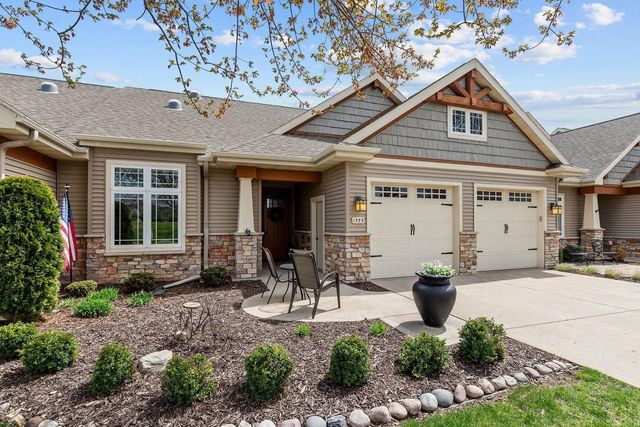 1355 PRAIRIE LAKE CIRCLE, Neenah, WI 54956