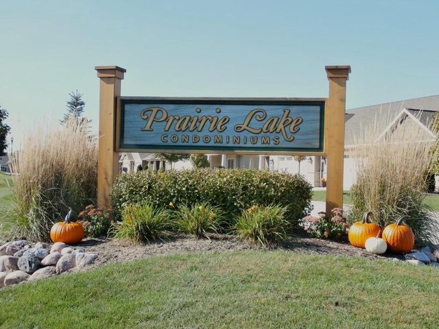 1355 PRAIRIE LAKE CIRCLE, Neenah, WI 54956