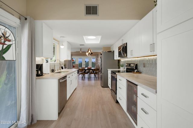 6331 N Camino Los Mochis, Tucson, AZ 85718