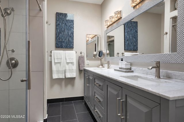 6331 N Camino Los Mochis, Tucson, AZ 85718