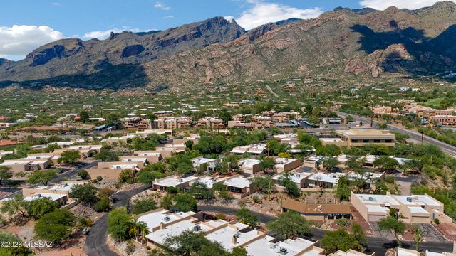 6331 N Camino Los Mochis, Tucson, AZ 85718