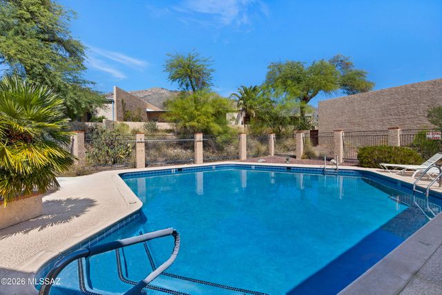 6331 N Camino Los Mochis, Tucson, AZ 85718