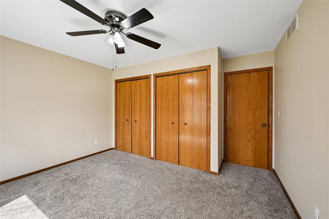2060 Litchfield Drive, Hiawatha, IA 52233