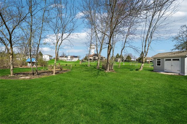 2060 Litchfield Drive, Hiawatha, IA 52233