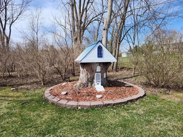 2060 Litchfield Drive, Hiawatha, IA 52233