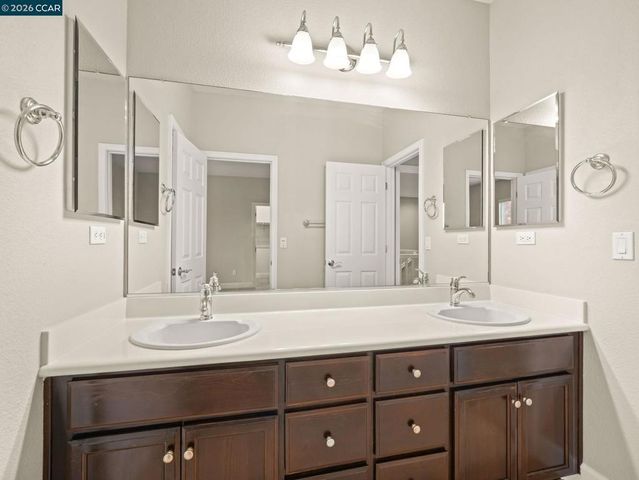 929 Painted Shore Court, Oakley, CA 94561