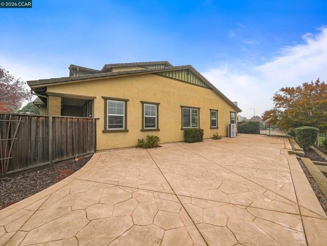 929 Painted Shore Court, Oakley, CA 94561