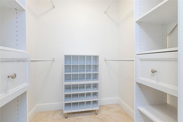 995 SW 84th Ave 203, Miami, FL 33144