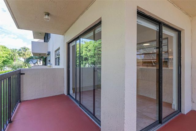 995 SW 84th Ave 203, Miami, FL 33144