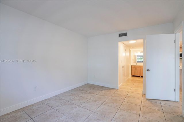 995 SW 84th Ave 203, Miami, FL 33144