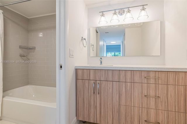 995 SW 84th Ave 203, Miami, FL 33144