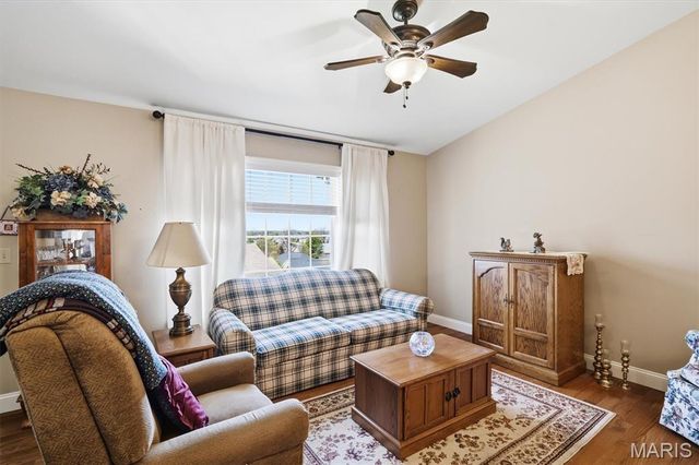 4963 South Point Road, Washington, MO 63090
