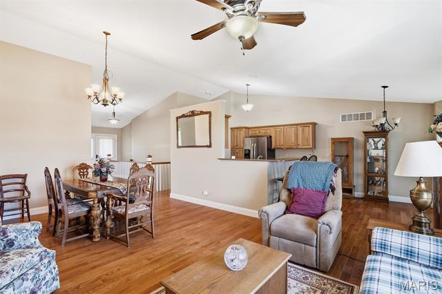 4963 South Point Road, Washington, MO 63090