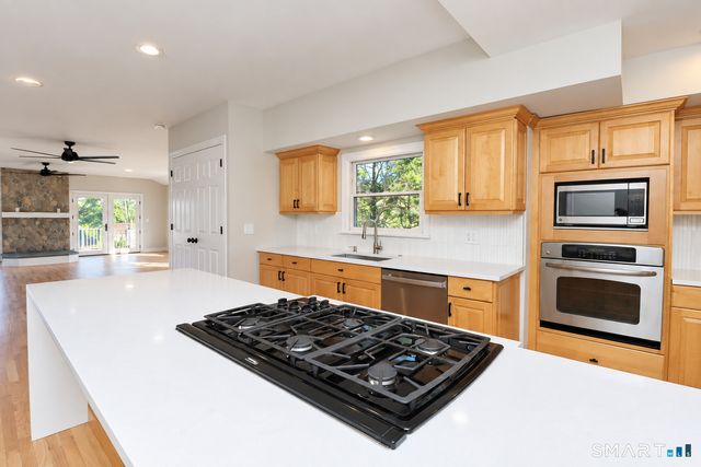 12 Center Street, Stamford, CT 06906
