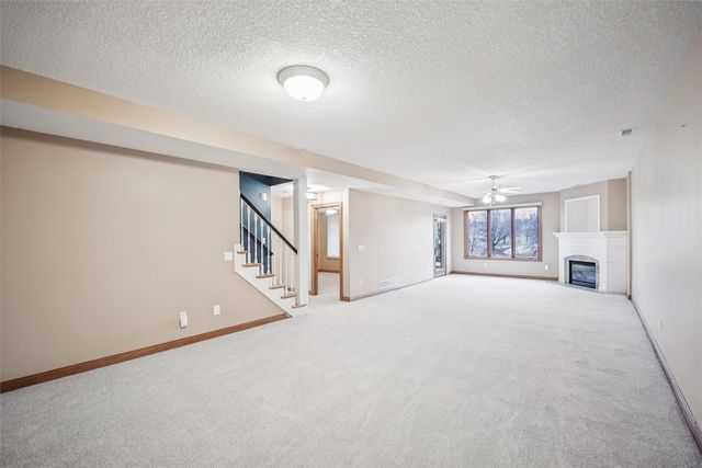 14132 Pinnacle Pointe Drive, Clive, IA 50325