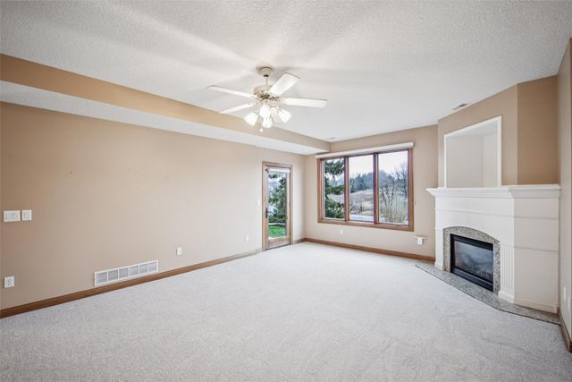 14132 Pinnacle Pointe Drive, Clive, IA 50325