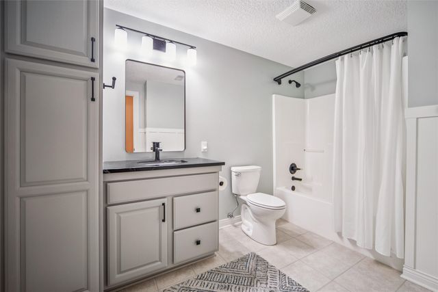 14132 Pinnacle Pointe Drive, Clive, IA 50325