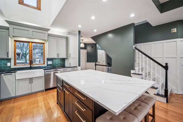 14132 Pinnacle Pointe Drive, Clive, IA 50325