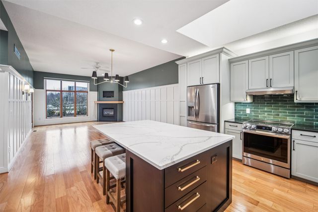 14132 Pinnacle Pointe Drive, Clive, IA 50325