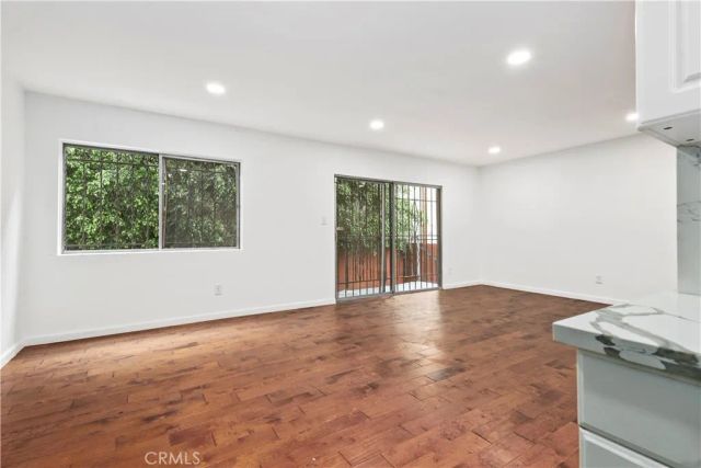 1045 N Kings Road 105, West Hollywood, CA 90069