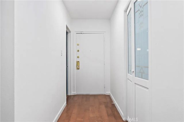 1045 N Kings Road 105, West Hollywood, CA 90069