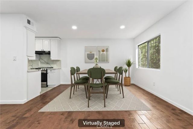 1045 N Kings Road 105, West Hollywood, CA 90069