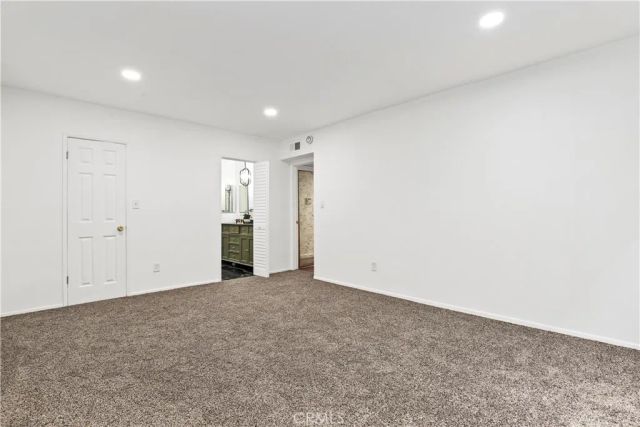 1045 N Kings Road 105, West Hollywood, CA 90069