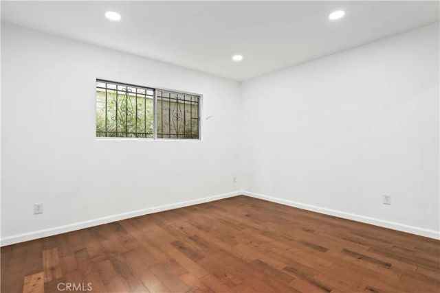 1045 N Kings Road 105, West Hollywood, CA 90069