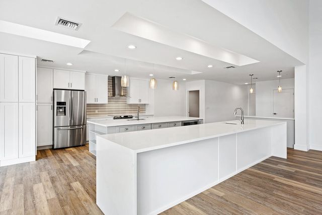 533 E Alexander Palm Road, Boca Raton, FL 33432