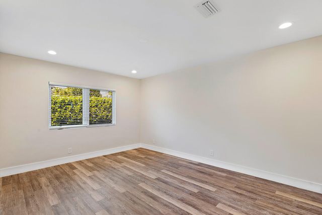 533 E Alexander Palm Road, Boca Raton, FL 33432