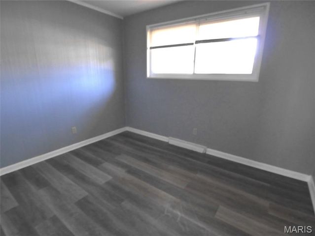 9736 Lanier Drive, St Louis, MO 63136