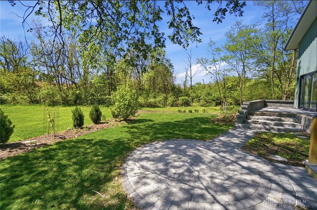 641 Thistle Creek Lane, Yellow Springs Vlg, OH 45387
