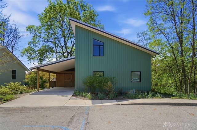 641 Thistle Creek Lane, Yellow Springs Vlg, OH 45387