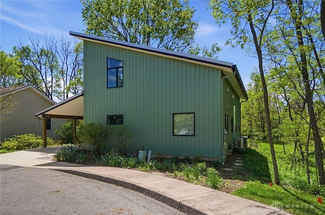 641 Thistle Creek Lane, Yellow Springs Vlg, OH 45387