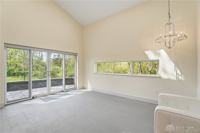 641 Thistle Creek Lane, Yellow Springs Vlg, OH 45387