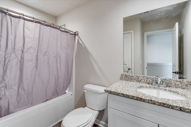 5260 N Cambridge, Bel Aire, KS 67226