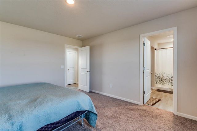 5260 N Cambridge, Bel Aire, KS 67226