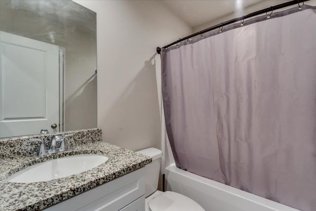 5260 N Cambridge, Bel Aire, KS 67226